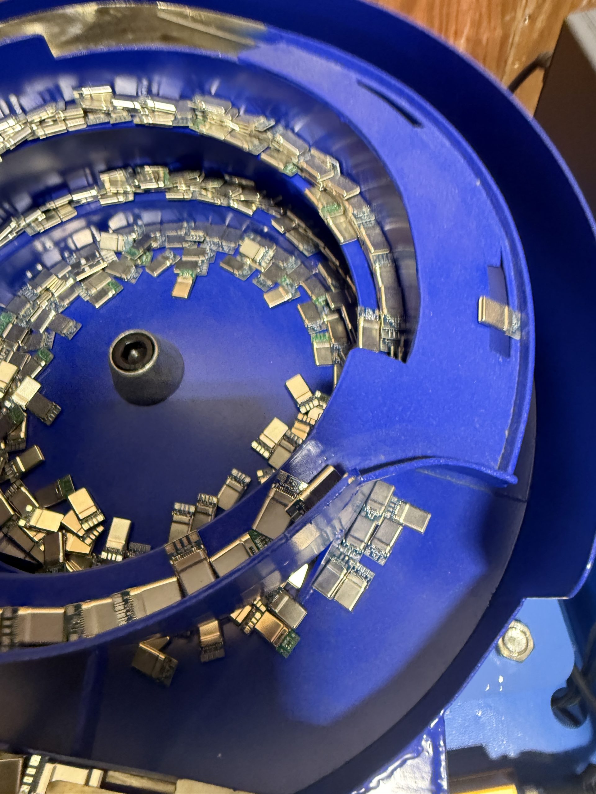 5-pin Type C connectors in a vibratory bowl feeder