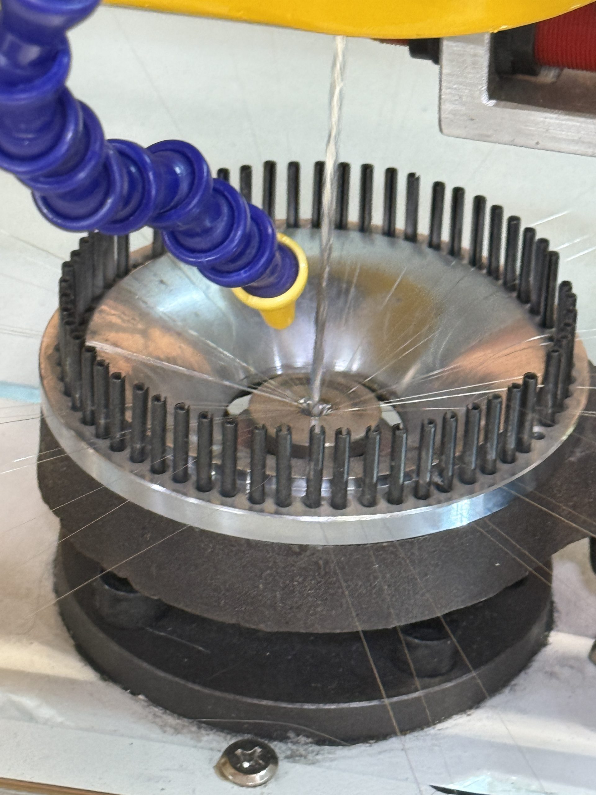 Copper wire shielding machine applying braided copper shield